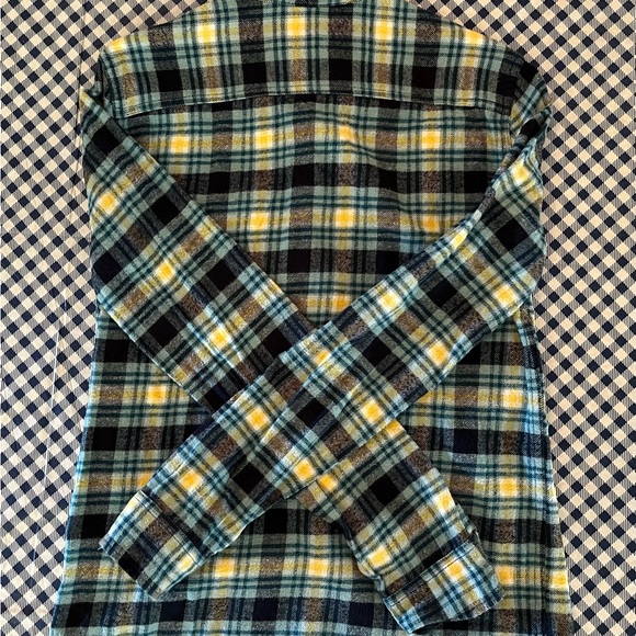 Abercrombie Kids Long-Sleeve, Size 15/16, Comfy Flannel Button-Up - Picture 4 of 5